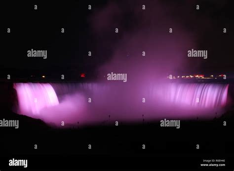 Niagara Falls At Night Stock Photo Alamy