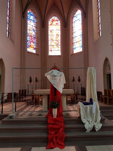 Vor einiger zeit berichtete ich davon, dass die statt blumen gibt es dieses jahr zu ostern eine kleine schokoladige überraschung für die mutter, schwester und. Kreuzweg mit Kindern und Familien am Karfreitag, 30. März