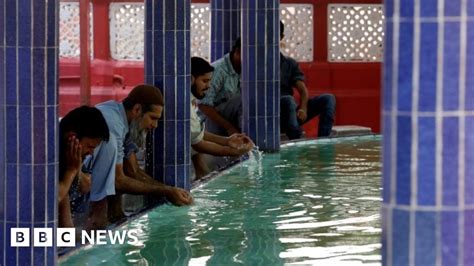 Coronavirus Updates Pakistan Imposes Curfew To Curtail Friday Prayers