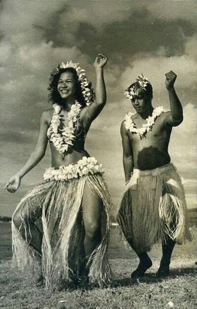 Pin By April Knierman On Tahiti Hawaiian Dancers Polynesian Dance Vintage Hawaii