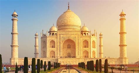 Main gateway of the taj mahal is built in red sandstone. Taj Mahal Tour | Taj Mahal Visit | Taj Mahal Tour Package from Delhi