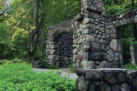 These Hudson Valley Hiking Trails Are Filled With History And Ruins
