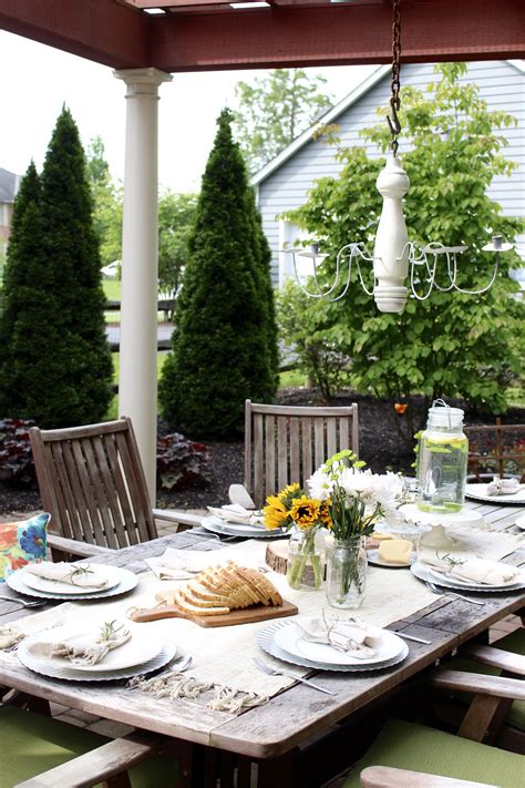 I'm sharing our outdoor space and giving tips on how to easily and simply enjoy summer entertaining outdoors as part of the summer simplified blog i've always used white balloons but it would also be fun to do with colorful balloons for a kid's party or baby shower: 12 Stylish Porch, Deck and Patio Decor Ideas - Setting for ...