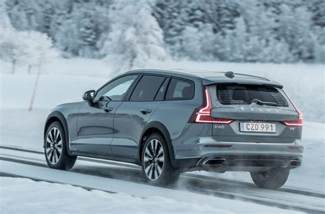 Get all the details on volvo v60 cross country including launch date, specifications, mileage, latest news and reviews @ zigwheels.com. Volvo V60 Cross Country 2019 review | Autocar