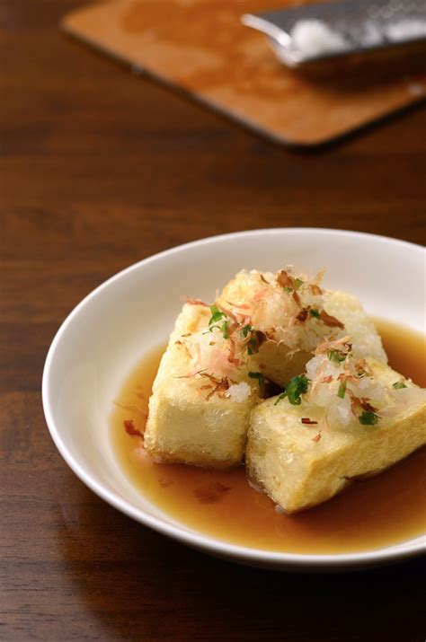(a variant of the original hiyayakko dish, fried to perfection.) hiyayakko is a dish of chilled tofu made with a variety of toppings. Agedashi Tofu Recipe - HungryHuy.com