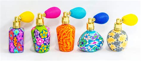 What's interesting is how the scent experience changes between an eau de parfum and what's more is that the eau de parfum and eau de toilette might not smell the exact same, even if they're labeled as being the same fragrance. Faire la différence entre le parfum, l'eau de parfum et l ...