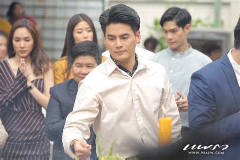 เสื้อตัวนี้ยิปได้มีโอกาสออกแบบให้แบรนด์ บริษัท มินดารา จำกัด x บริษัท ออแกนิกส์ ลิงส์ จำกัด x สหกรณ์ กรีนเนท ทำเสื้อยืด touch เพื่อระดมทุนนำรายได้. แก้ว จริญญา รองเท้านารี : แฟชั่นสไตล์สาวเท่ห์ แก้ว จริญญา ...