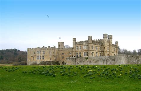 Leeds castle is perhaps the loveliest, most romantic castle in england. Leeds Castle - English in Margate