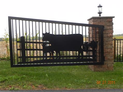 In this video we give you simple step by step instructions on how to install a galvanized aluminum gate. Aluminum farm driveway gate | Cow calf custom farm gate ...