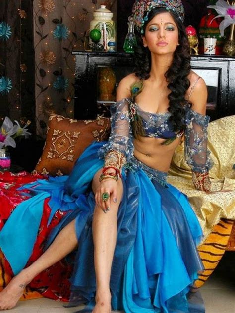 Filmi Masala Sexy Belly Dancers Shruthi K Hassan