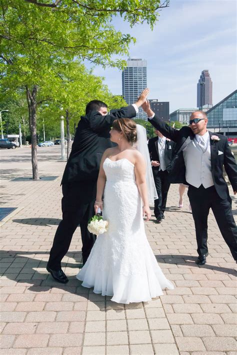 downtown cleveland ohio bridal party wedding photography pink and grey wedding voinovich park