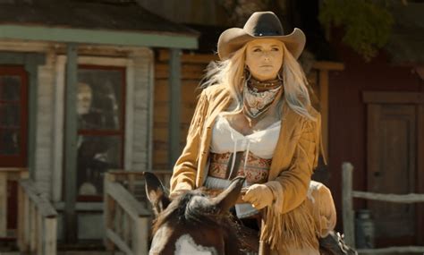 Miranda Lambert Proves She S The Queen Of The Wild West In If I Was A Cowbabe Music Video