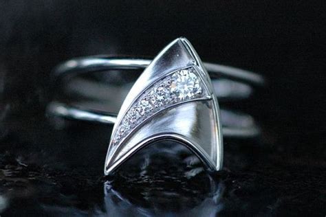 If this is the method that you still want to use, pay attention for awhile and see which fingers and hands she wears her rings on. 14K White Gold Engagement Ring with 5 Diamonds Star Trek ...