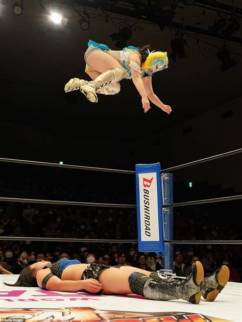 Ask Her Ref The Girls Of All Women Japanese Wrestling Company Show Off