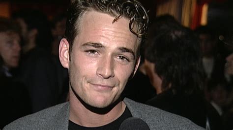 Luke Perrys Most Iconic Beverly Hills 90210 Scenes As Dylan Mckay
