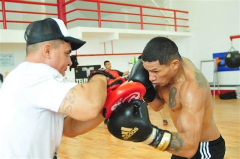 Stream online oscar valdez vs miguel berchelt wbc super featherweight title boxing fight game. Photos: Miguel Berchelt Grinds Hard For Oscar Valdez Defense - Boxing News