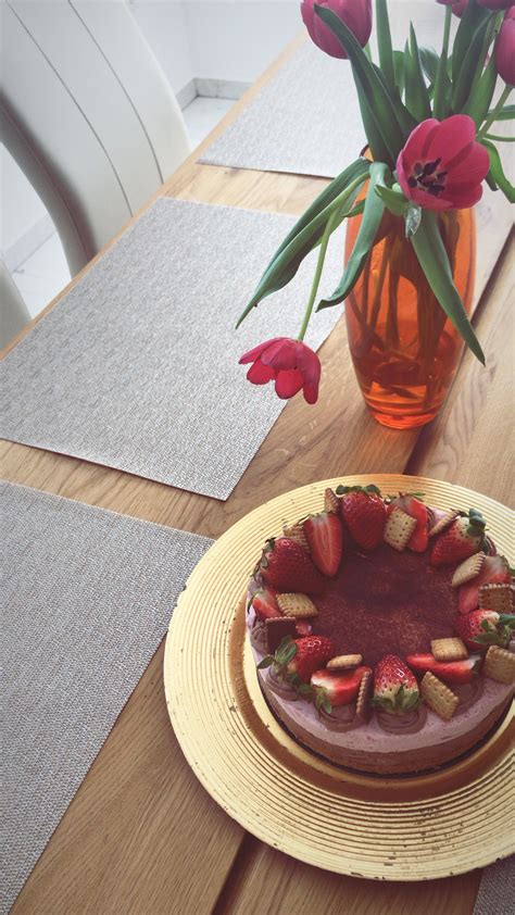 They are fun and easy to make. Strawberry chocolate mousse cake | Chocolate strawberries, Chocolate mousse cake, Mousse cake