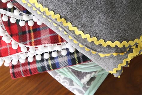 Tutorial 3 Easy Ways To Make A Fleece Blanket Sewing