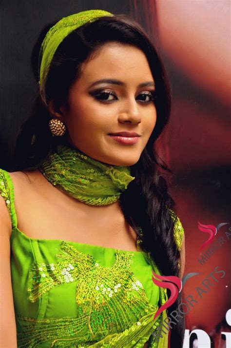 Srilankan Hot News Dinakshi Priyasad Green Saree Photo Gallery