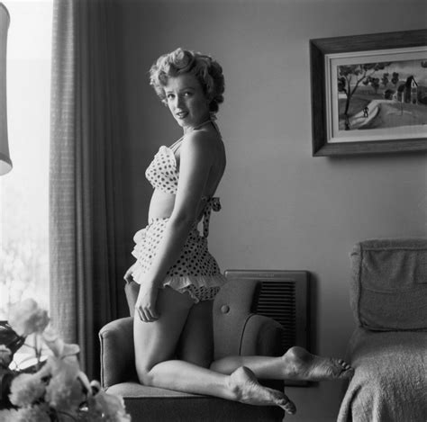 A Visual History Of Marilyn Monroe As A Pin Up Icon Huffpost