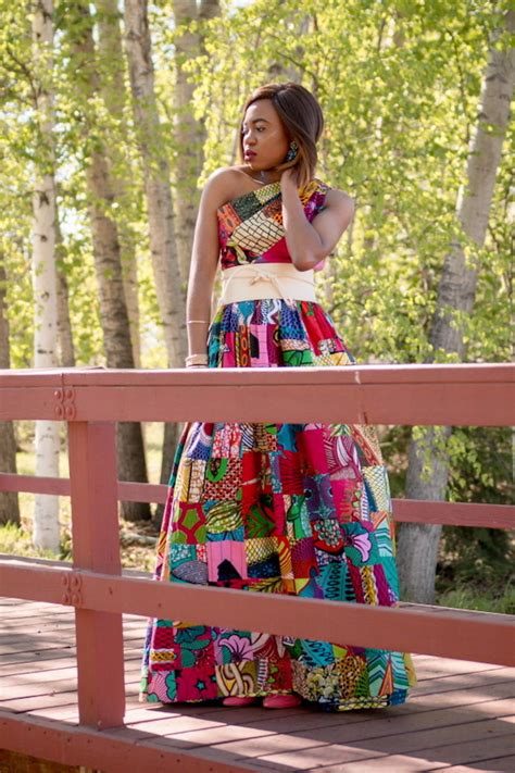 Robe africaine haute couture, femme africaine en pagne, modele de robe africaine, robe africaine moderne. 1001 + photos de la robe africaine chic et comment la porter