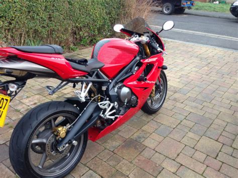 Se le ha otorgado este 2007 triumph motorcycle daytona por usd (más los cargos aplicables). 2007 Triumph Daytona 675