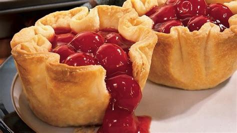 From crescent rolls to pizza crust and biscuits to pie. 1000+ images about Mini Pies Baked in a Cupcake Tin on ...