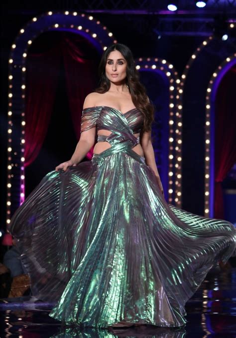 Lakme Fashion Week Day 5 Kareena Kapoor Stuns As The Grand Finale Showstopper