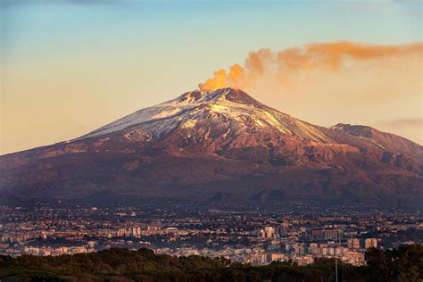 These Major Cities Are Very Close To Active Volcanoes