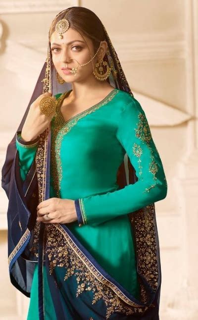 20 usd = 81.158 myr reverse conversion : Drashti Dhami Navy blue wedding sharara suit 2507
