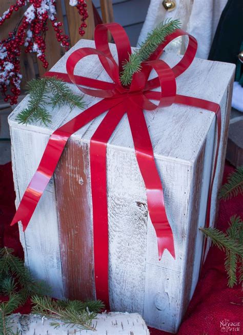 Don't waste money on non sentimental ideas when these christmas gift ideas will really show him how much you care. DIY Outdoor Christmas Gifts (Inspired by Grandin Road ...