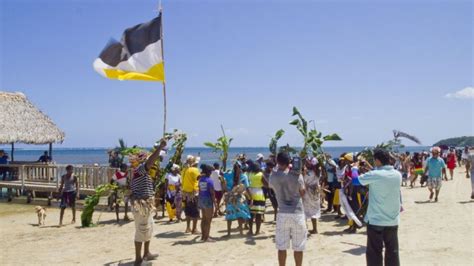 Celebración Del 12 De Abril Etnia Garifuna Punta Gorda Roatán Go