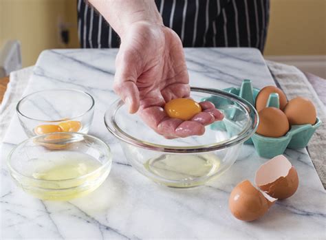 How To Prepare And Fold Egg Whites
