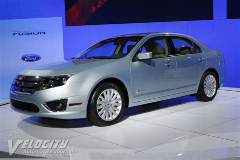 2010 Ford Fusion Pictures