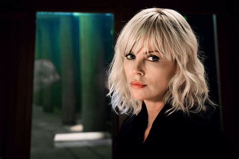 atomic blonde charlize theron charlize theron hair blonde haircuts atomic blonde charlize theron