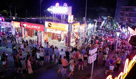 magaluf bar crawl crackdown on 90 boozy brits as cops use law sparked by girl performing sex