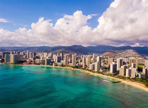 Free Photo Aerial View Of Waikiki Wall And Diamond Head In Honolulu Usa
