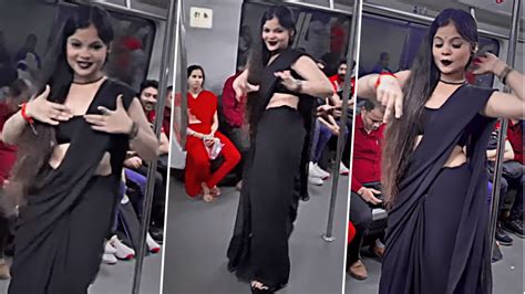 Desi Bhabhi Dance देसी भाभी ने ब्लैक साड़ी पहन मेट्रो में लगाए जबरदस्त ठुमके डांस वीडियो हुआ