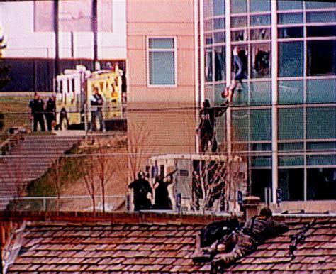 Off Relembre Fotos Do Massacre De Columbine 17 999 Pan Pandlr
