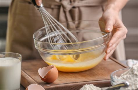 Anda tak perlu memusingkan bagaimana cara menghilangkan bau ketiak yang mengganggu. 5 Cara Hilangkan Aroma Bau Amis Telur dari Peralatan Masak ...