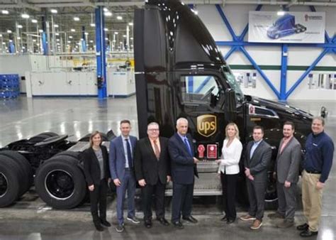 Ups Receives Milestone 200000th Paccar Mx Engine Assembled At Paccar