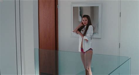 Julianne Moore Amanda Seyfried Nude Nina Dobrev Sexy Chloe 23 Pics
