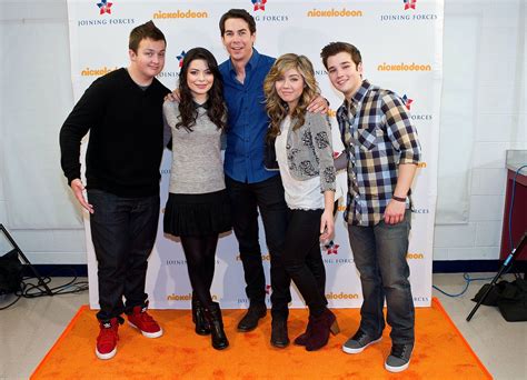 The new icarly reboot also added a few more characters, including laci mosley as harper, carly's best friend and roommate, and jaidyn triplett watch the icarly reboot on june 17 on paramount+. 'iCarly': 'Freddie' Actor Shares His Thoughts About Why ...