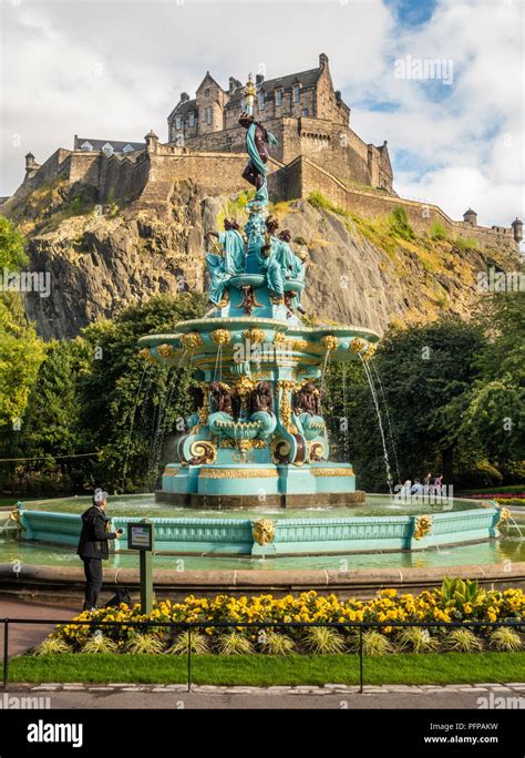 Un Rocher Volcanique Banque De Photographies Et D’images à Haute Résolution Alamy