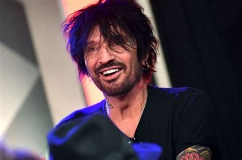 Tommy Lee Total Net Worth How Much Is He Earning Tlwastoria