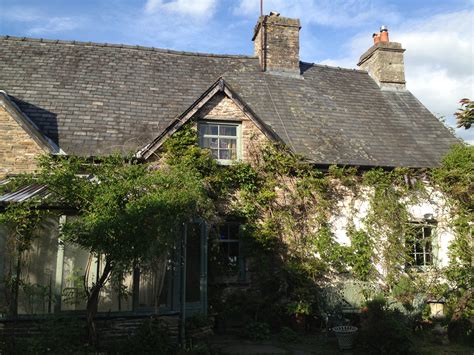 Hafod Y Garreg The Oldest House In Wales Cellophaneland