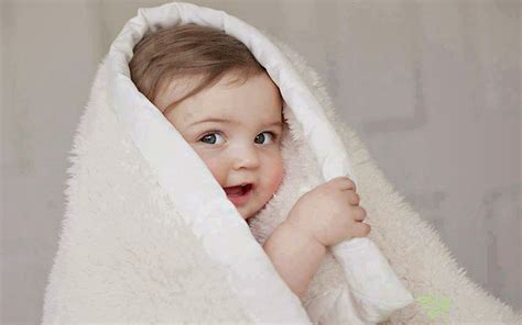 View full screen wallpaper click on any image. World Cutest Baby wallpapers 2014 ~ Charming collection of Photos - Amusement