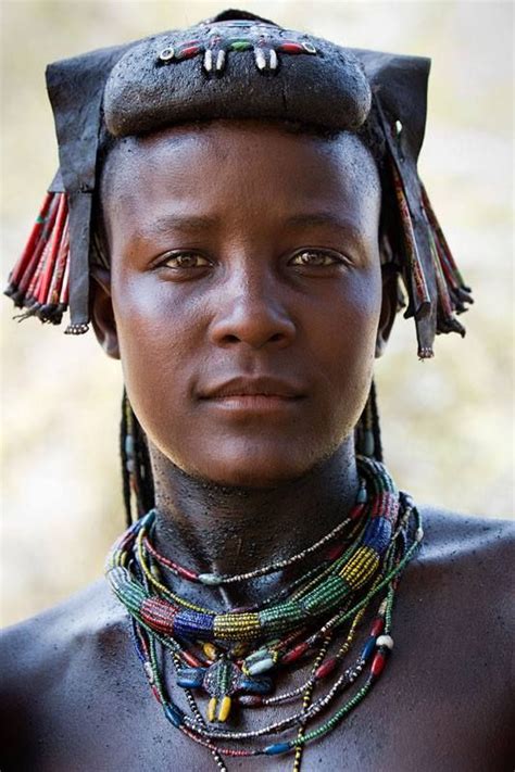 Angola Woman From The Muhacaona Mucawana Tribe Rostros Humanos Culturas Del Mundo Fotos