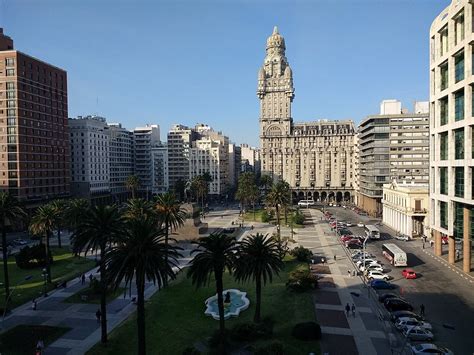 O que fazer em Montevidéu Dicas de passeios na capital do Uruguai