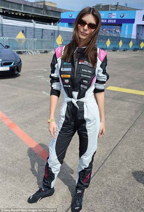 Marca Motorsport Emily Ratajkowski Gets Hooked On Formula E Foto 4
